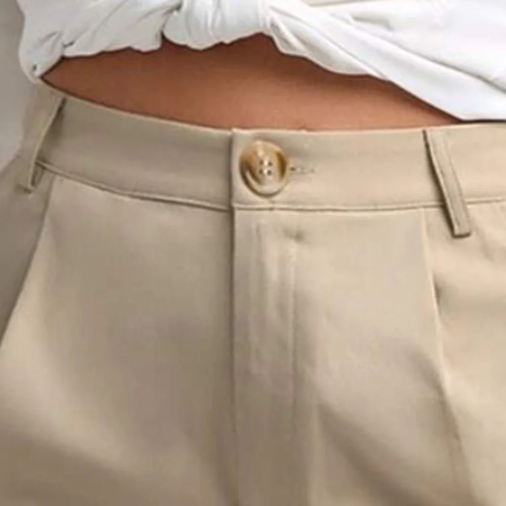 Solid High Waisted Pockets Minimalist Bermuda Shorts